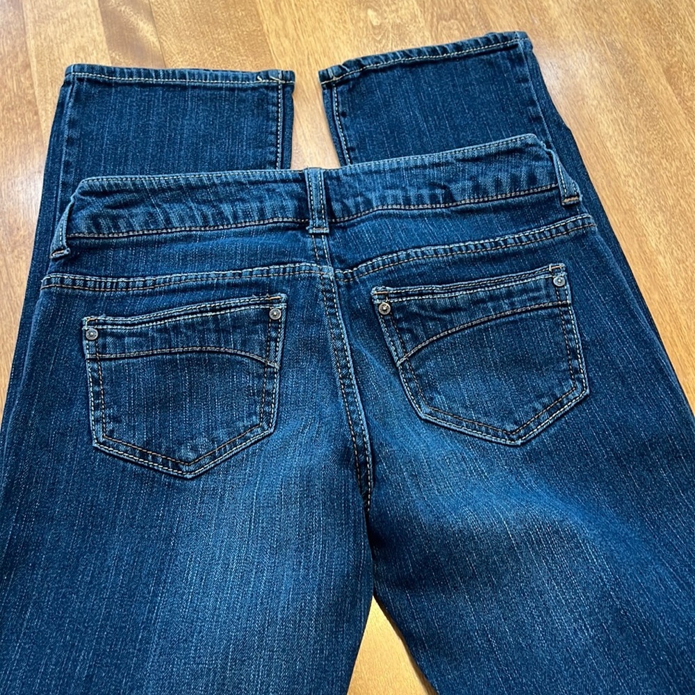 Delia’s Morgan Low Rise size 3/4 Short